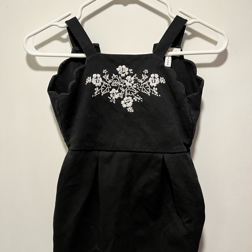 Janie and Jack Black and white scallop edge dress size 6